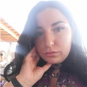 laureanda in letteratura italiana impartisce lezioni di italiano, letteratura e filosofia